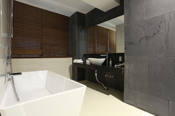 Top Cloud Hotel Suwon 3*