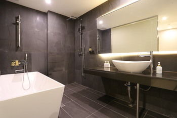 Top Cloud Hotel Suwon 3*
