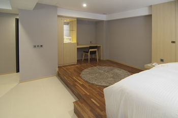 Top Cloud Hotel Suwon 3*
