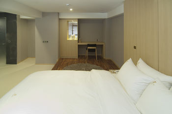 Top Cloud Hotel Suwon 3*