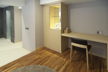 Top Cloud Hotel Suwon 3*