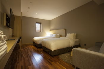 Top Cloud Hotel Suwon 3*