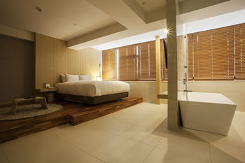 Top Cloud Hotel Suwon 3*