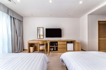 Bk Hotel Jeju 3*