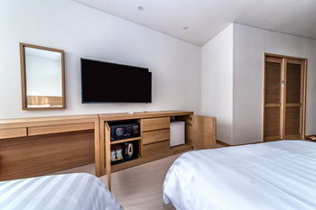 Bk Hotel Jeju 3*