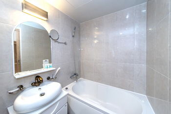 Bk Hotel Jeju 3*