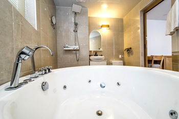 Bk Hotel Jeju 3*