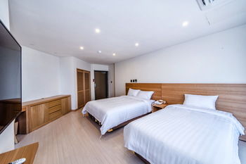 Bk Hotel Jeju 3*