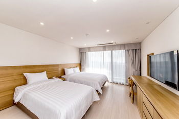 Bk Hotel Jeju 3*