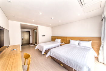 Bk Hotel Jeju 3*