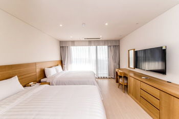 Bk Hotel Jeju 3*