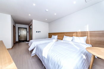 Bk Hotel Jeju 3*