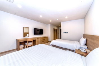 Bk Hotel Jeju 3*