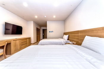 Bk Hotel Jeju 3*