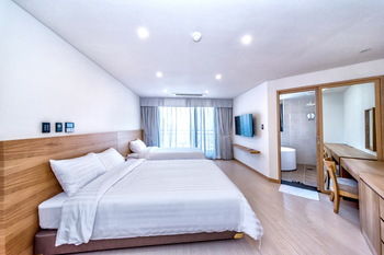 Bk Hotel Jeju 3*