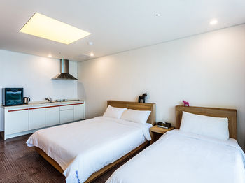 Seastay Hotel & Spa 2*