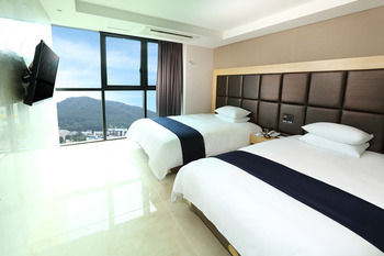 Hotel The One 4*