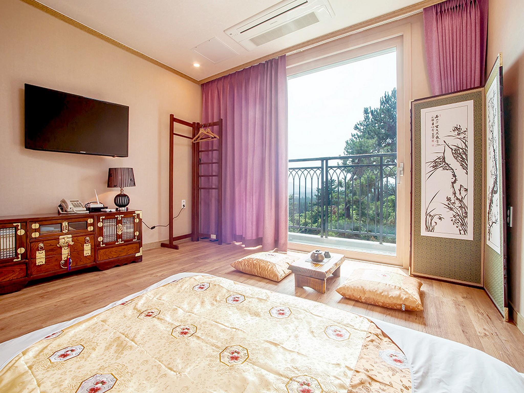 J View Hotel 3*