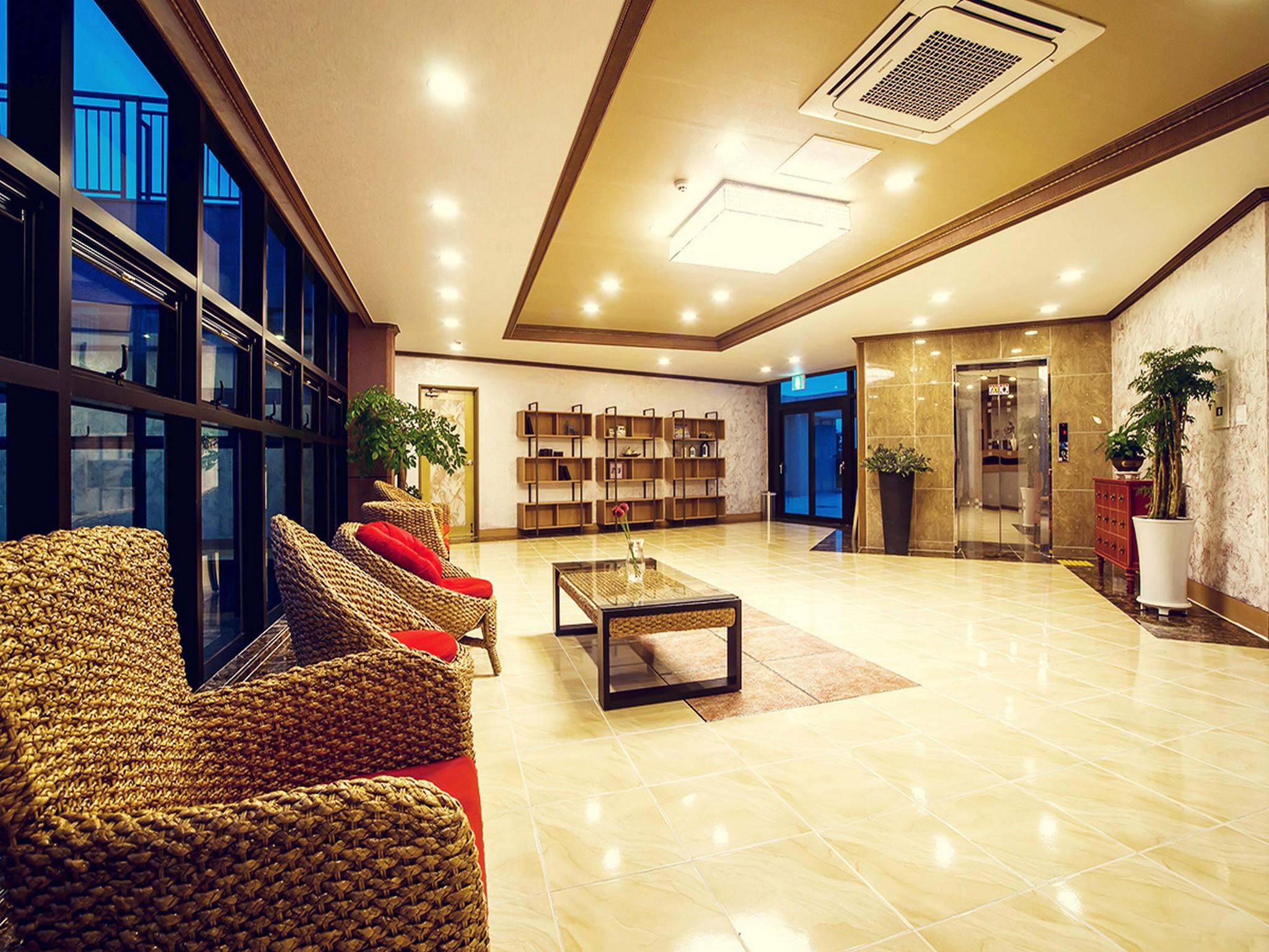 J View Hotel 3*