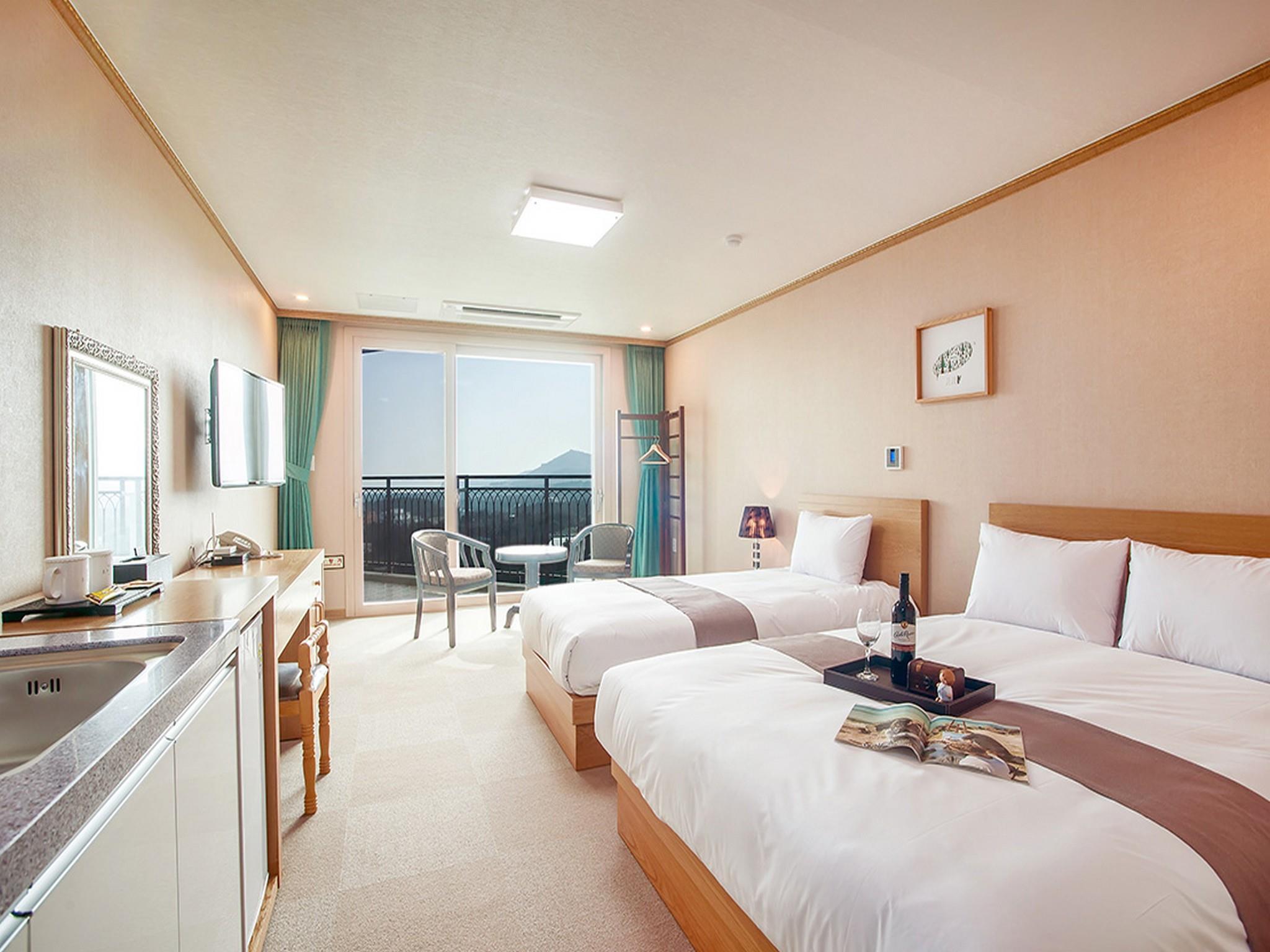 J View Hotel 3*
