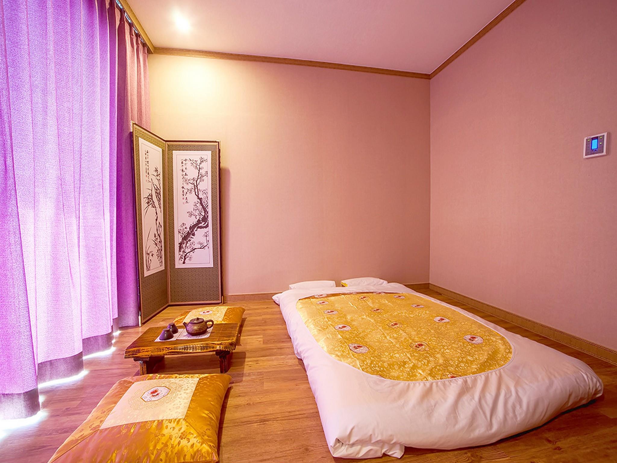 J View Hotel 3*