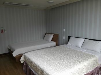Sungsanpo Sky Hotel 2*