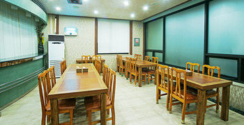 Emerald Hotel 3*