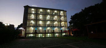 Stone and Wind Resort 2*