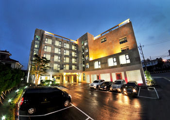 Black Sands Hotel 3*
