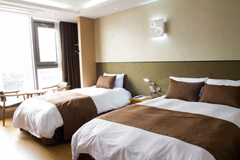 Black Sands Hotel 3*