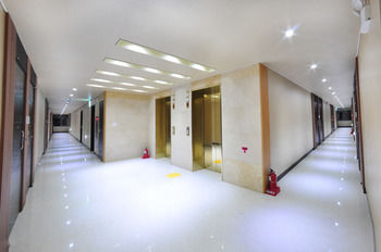 Black Sands Hotel 3*
