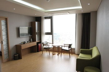 Black Sands Hotel 3*