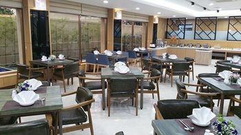 Black Sands Hotel 3*