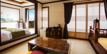 Jeju Hanok Hotel Hallagung 2*