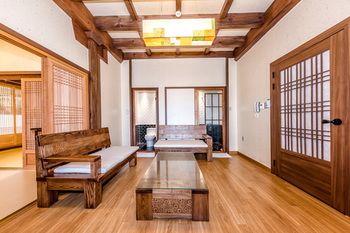 Jeju Hanok Hotel Hallagung 2*