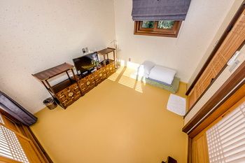 Jeju Hanok Hotel Hallagung 2*