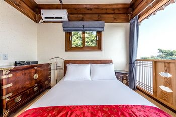 Jeju Hanok Hotel Hallagung 2*