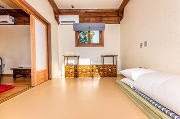 Jeju Hanok Hotel Hallagung 2*