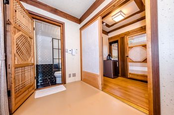 Jeju Hanok Hotel Hallagung 2*