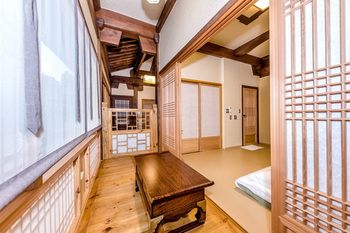 Jeju Hanok Hotel Hallagung 2*
