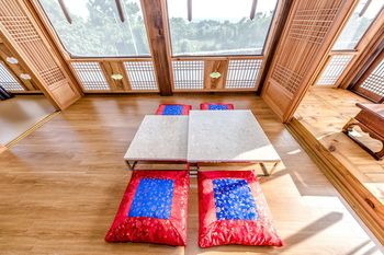 Jeju Hanok Hotel Hallagung 2*