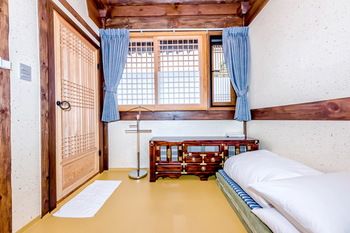 Jeju Hanok Hotel Hallagung 2*