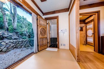 Jeju Hanok Hotel Hallagung 2*