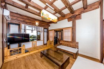 Jeju Hanok Hotel Hallagung 2*