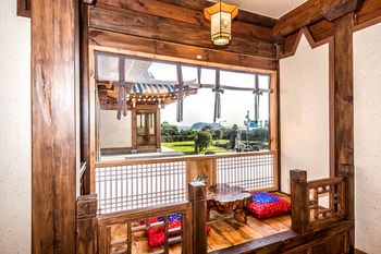 Jeju Hanok Hotel Hallagung 2*