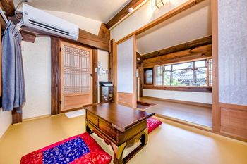 Jeju Hanok Hotel Hallagung 2*