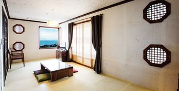 Jeju Hanok Hotel Hallagung 2*