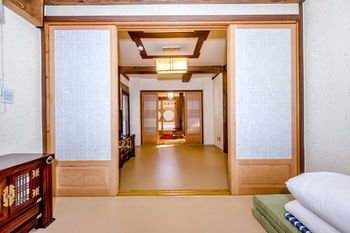 Jeju Hanok Hotel Hallagung 2*