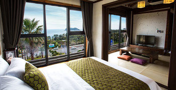 Jeju Hanok Hotel Hallagung 2*