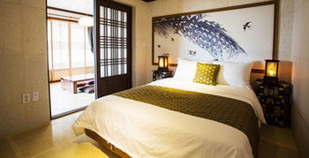 Jeju Hanok Hotel Hallagung 2*